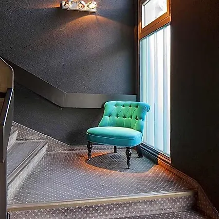 Provisorium13 Hotel Arosa