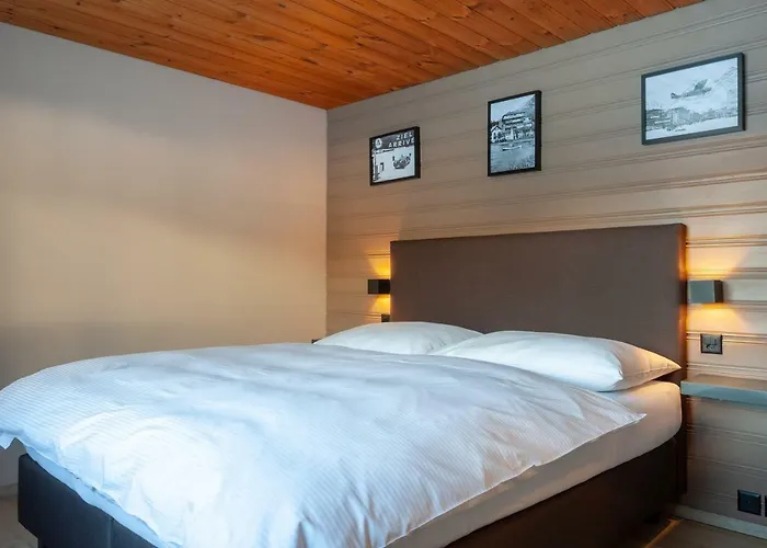 Provisorium13 Hotel Arosa