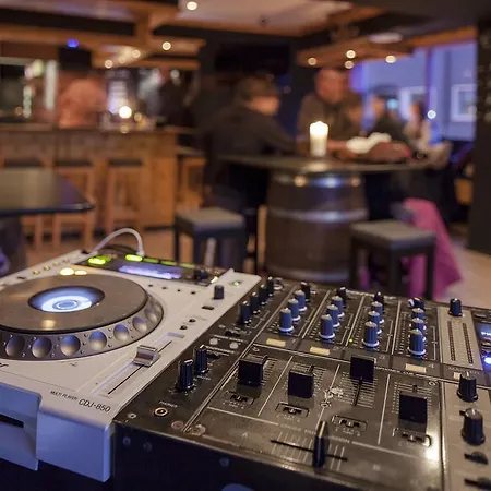 Provisorium13 Ξενοδοχείο Αρόζα